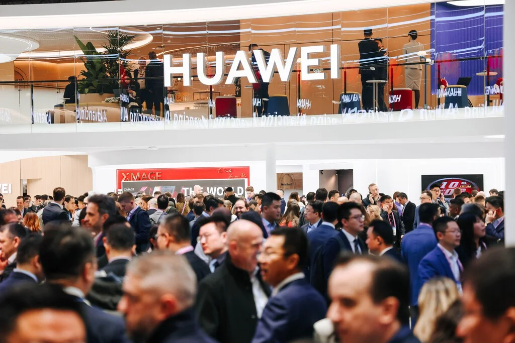 Huawei desafía bloqueos europeos y se posiciona como líder en el MWC 2023.