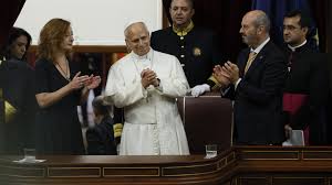 El discurso del Papa provoca una ovación histórica en el Congreso, pero genera críticas