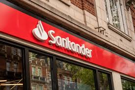 Los resultados del 2T26 disparan la valoración de Santander, impactando al sector bancario.