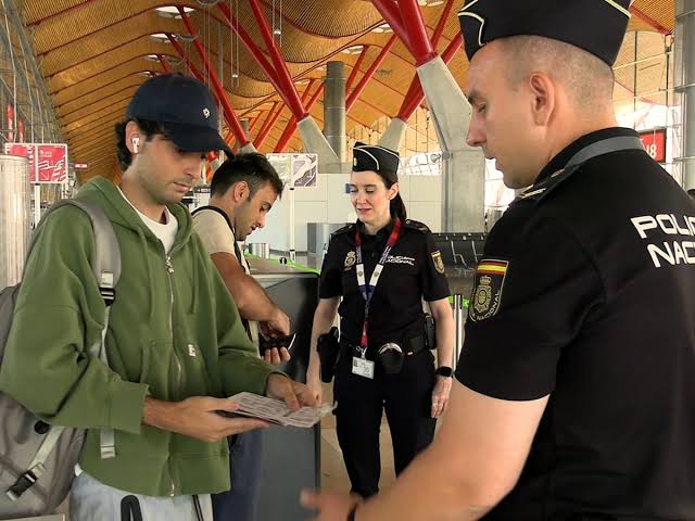 Los controles mutuos en la UE se vuelven temporales gracias a España e Italia