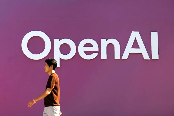 OpenAI busca revitalizar su estrategia comercial con la llegada de un nuevo líder