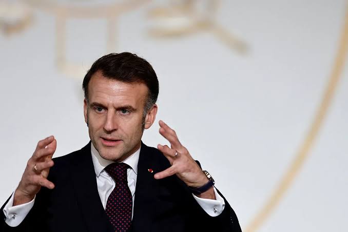 La crisis presupuestaria en Francia amenaza con recortes en servicios esenciales