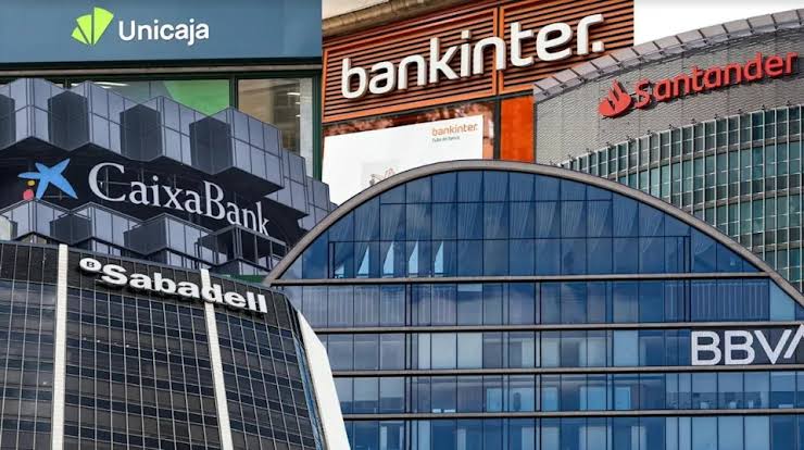 CaixaBank irrumpe en el 'top 10' de banca de inversión, desafiando a Santander