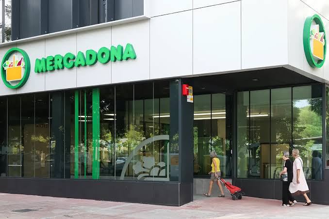 Los nuevos Mercadona desafían a la competencia con su concepto de 'Tienda 9