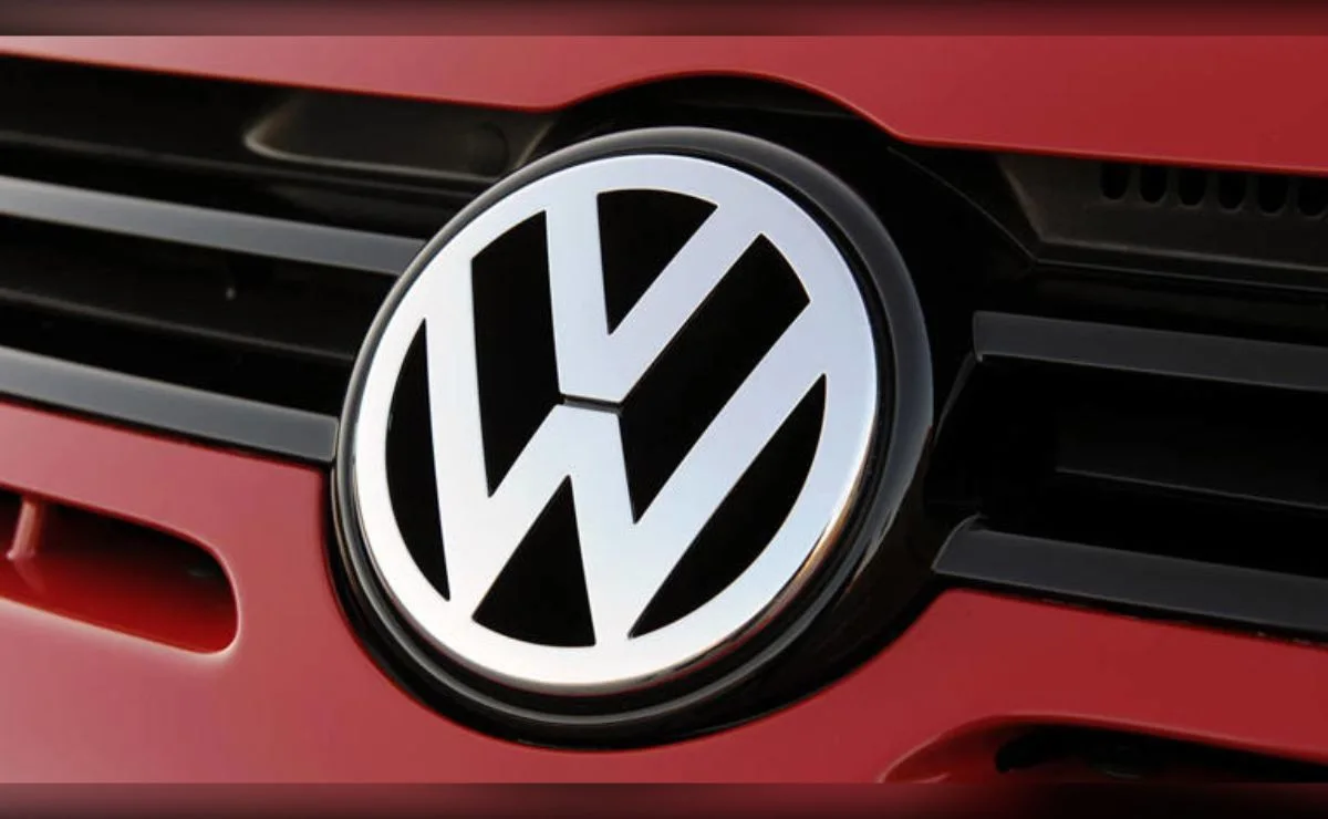 Volkswagen enfrenta críticas tras anunciar la eliminación de 50.000 empleos en su reestructuración