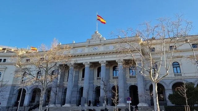 Inditex no logra frenar la caída del Ibex 35, que baja de 18.200 puntos