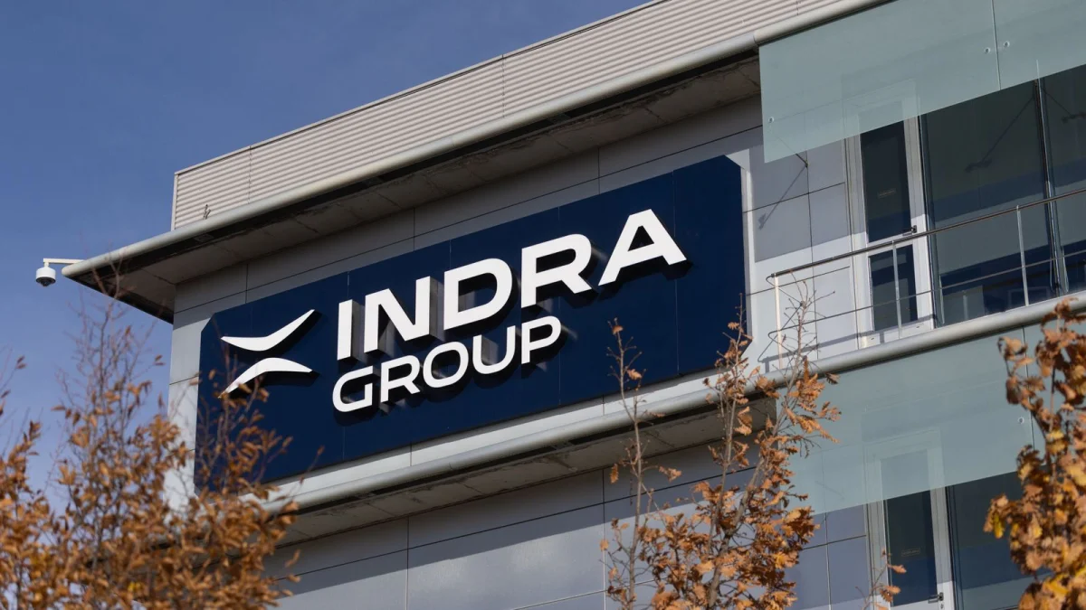 Indra pierde 1.700 millones en bolsa: impacto severo tras la caída del 16%