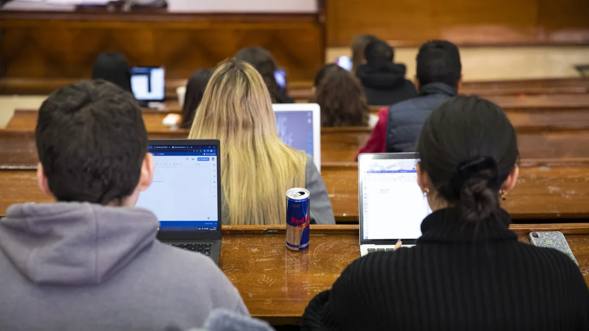 Iniciativa clave para el futuro: jóvenes españoles aprenden a gestionar sus finanzas personales
