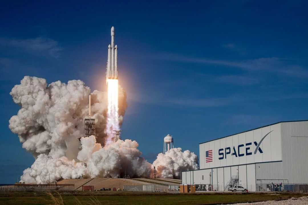 Inversores alertan sobre riesgos: el mensaje que desafía a Elon Musk y SpaceX
