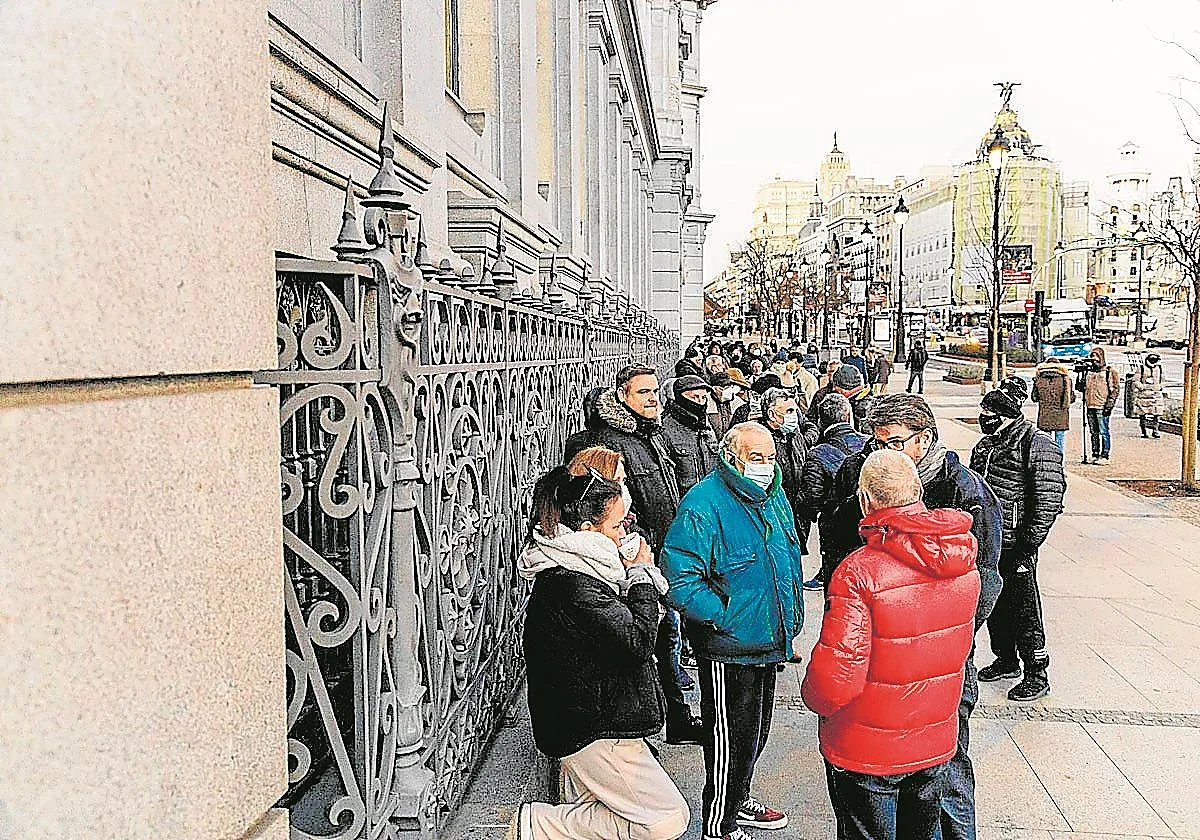 Inversores buscan refugio en Letras del Tesoro mientras rentabilidad se aproxima al 3%