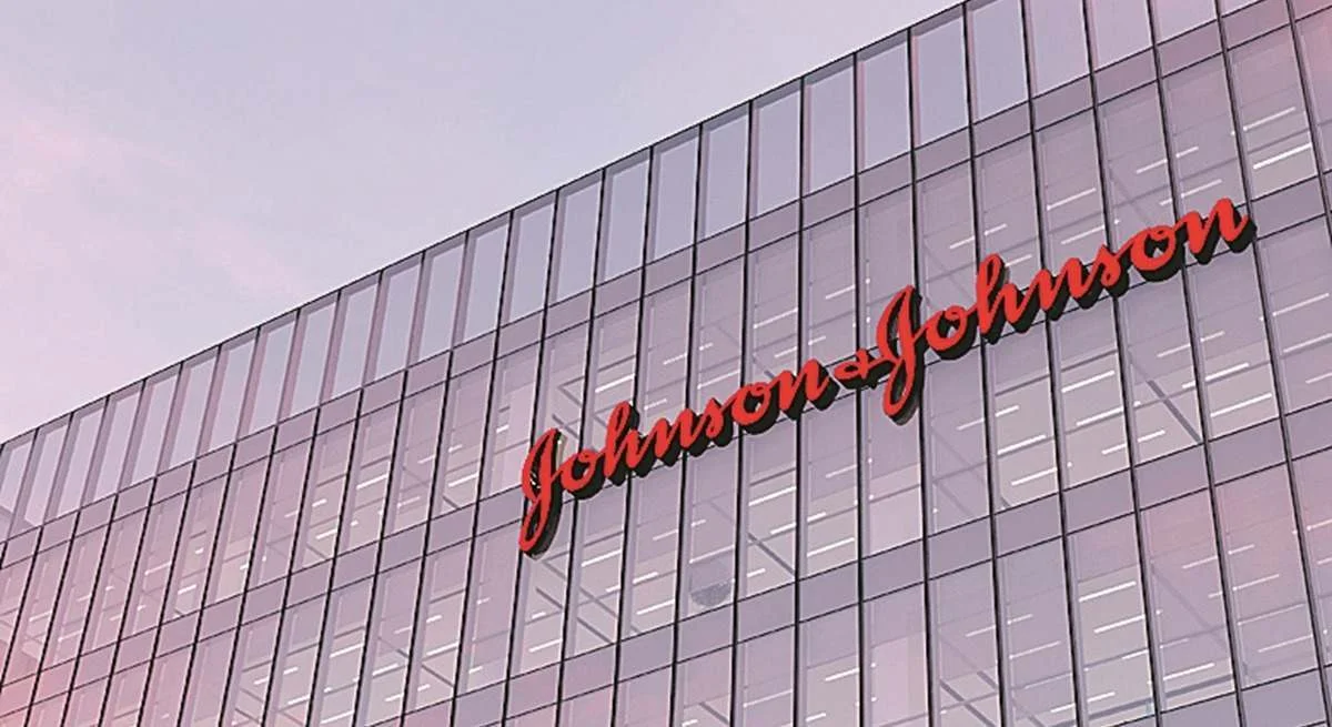 Johnson & Johnson impulsa su beneficio un 90,6%, superando los 22.800 millones en 2025
