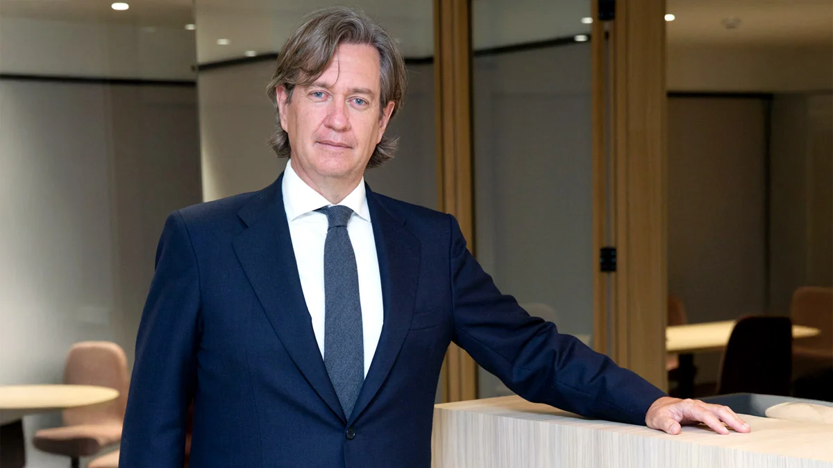 La burbuja de la IA podría afectar a inversores: Beltrán de la Lastra advierte sobre riesgos