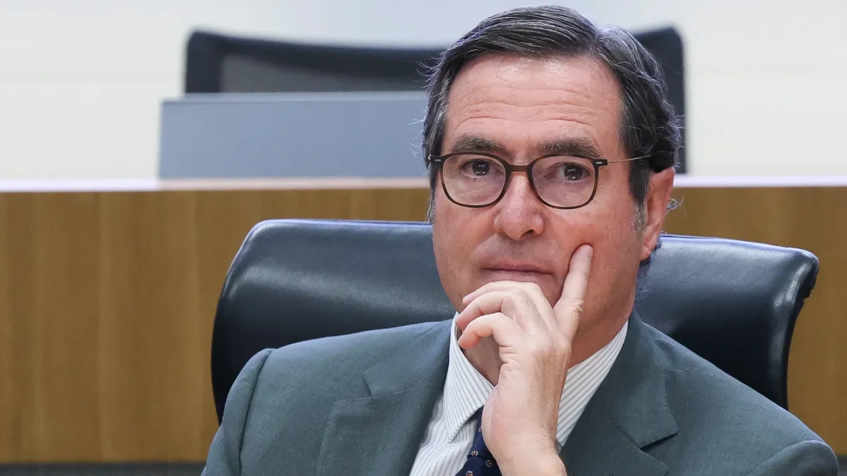 La CEOE se prepara para un cambio: Garamendi anticipa elecciones con posibles sorpresas.