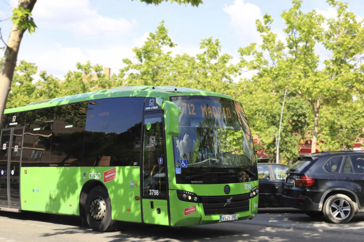 La competencia se intensifica en Madrid con la puja de Alsa, Avanza y Arriva por un megacontrato de autobús