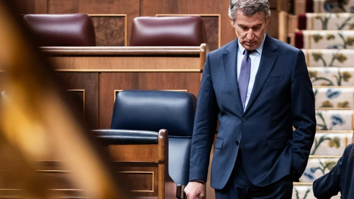 La debilidad de Feijóo en el PP provoca una fuga de votantes hacia Azcón y Guardiola
