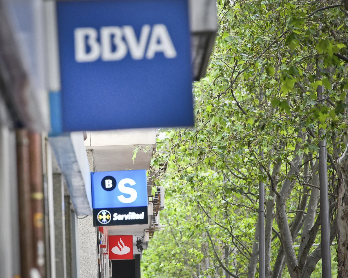 La defensa de la banca española ante las críticas impacta la confianza del consumidor hipotecario