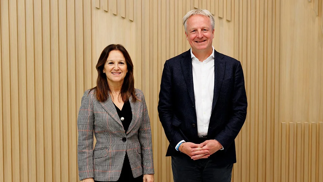 La descarbonización industrial avanza: Moeve y Accenture lideran con IA y energía sostenible