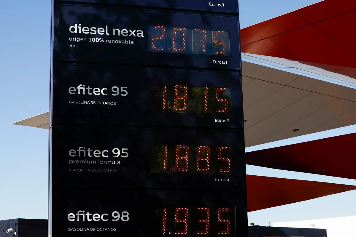 La eliminación de la rebaja fiscal provoca un aumento récord en los precios de carburante este verano