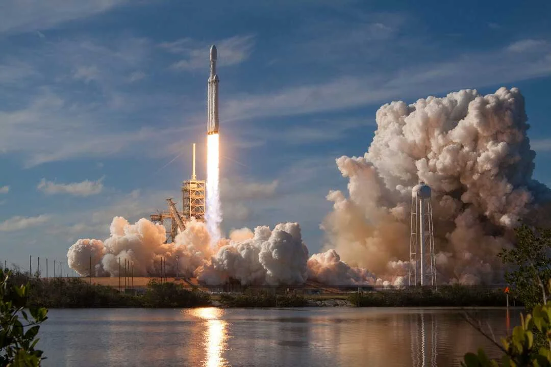 La factura de 18.400 millones en IA provoca un desplome del 10% en SpaceX
