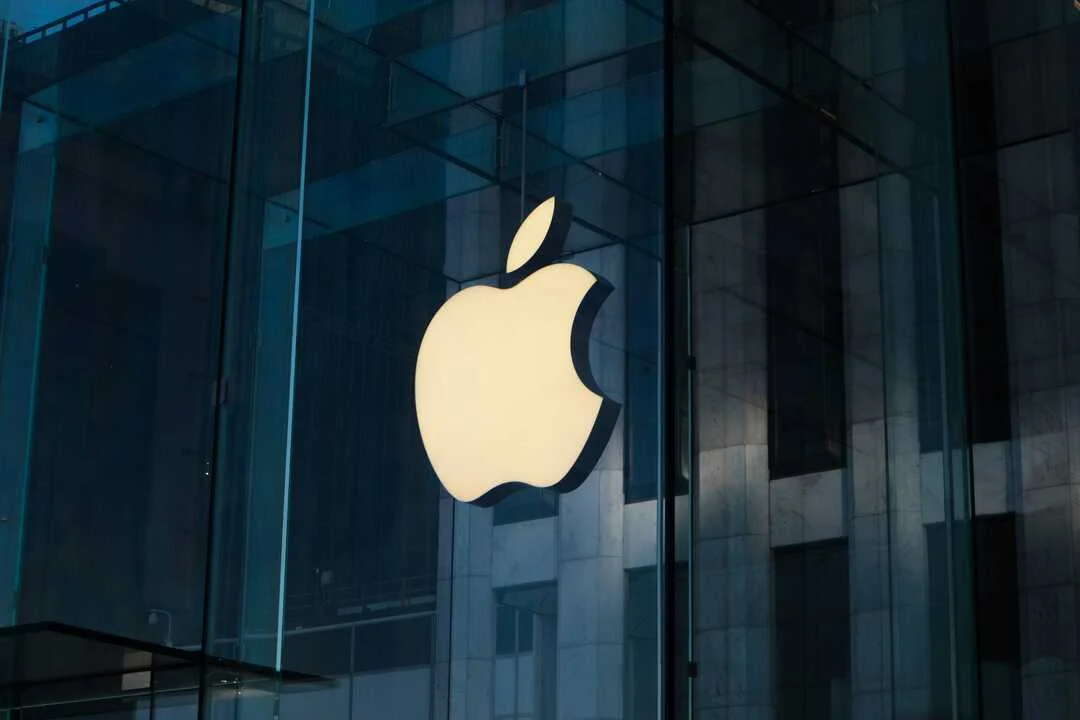 La factura de Apple de 111.200 millones no logra compensar su rezago en IA