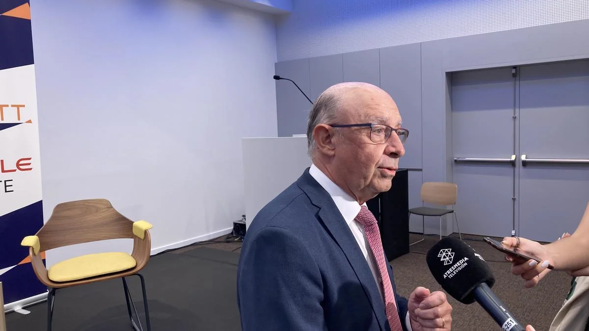 La gasista del 'caso Montoro' intenta proteger su futuro con una cláusula anticorrupción