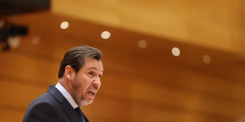 La gestión del accidente de Adamuz genera controversia: Óscar Puente defiende su transparencia