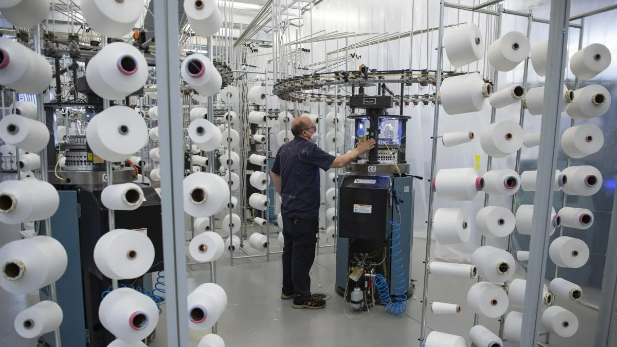 La industria textil enfrenta crisis por el aumento del gas tras el conflicto en Oriente Medio