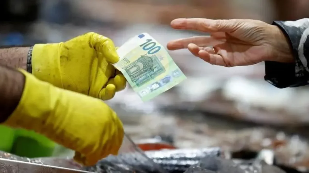 La inflación y el alto consumo reducen el ahorro de los españoles a niveles históricos