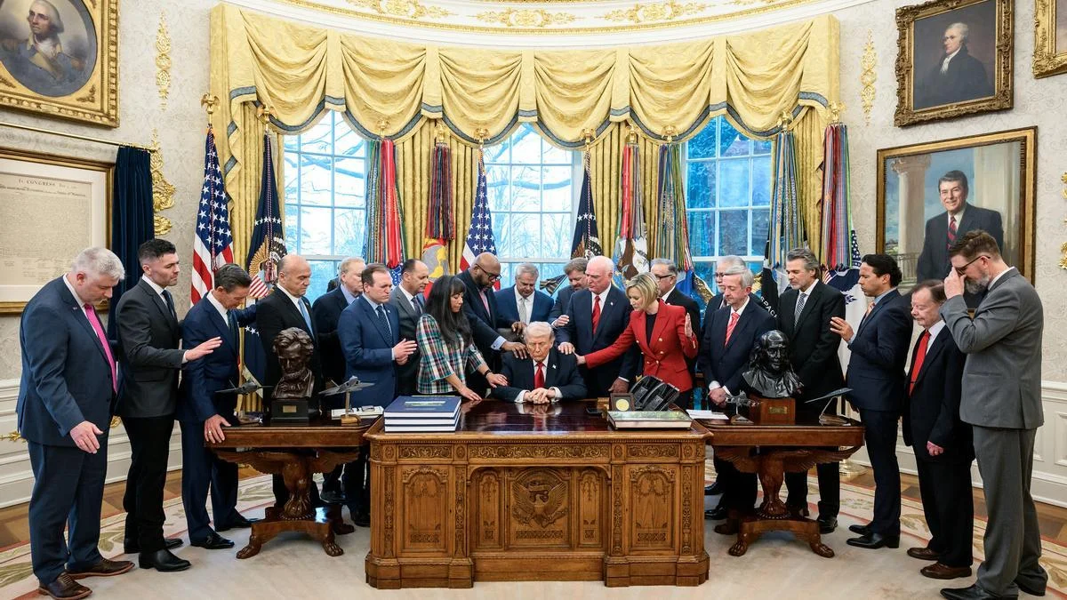 La influencia espiritual en la política: cómo la fe moldea decisiones en la Casa Blanca