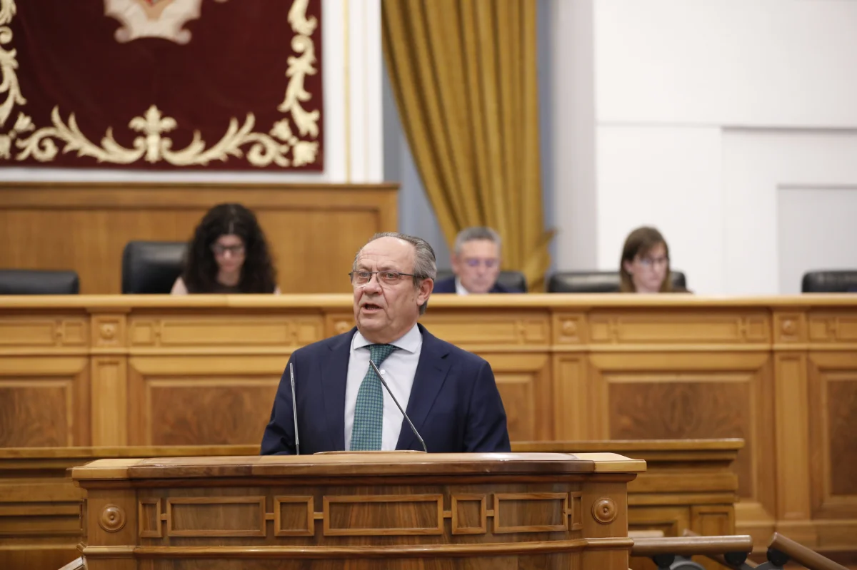 La ley de Castilla-La Mancha busca aliviar la carga económica de los jóvenes y mejorar servicios esenciales