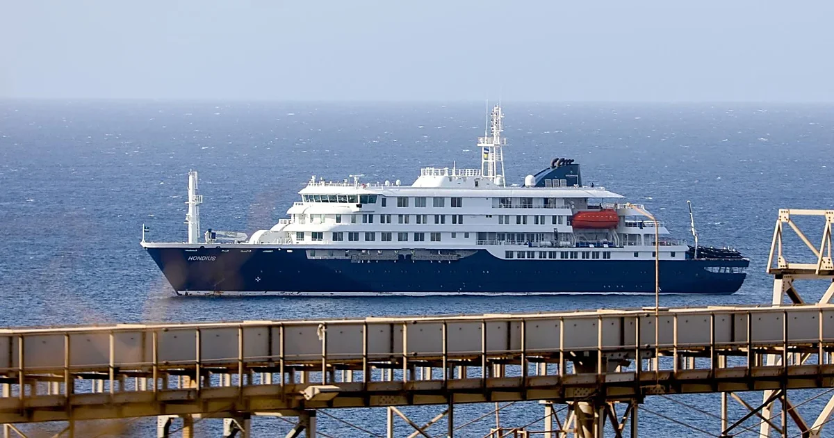 La llegada del crucero con Hantavirus provoca una posible paralización del puerto de Granadilla