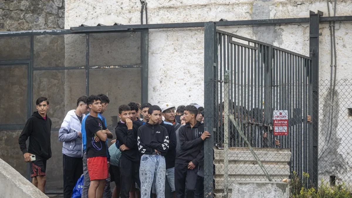 La llegada masiva de migrantes en Ceuta motiva la exclusión de la huelga general por CCOO y UGT