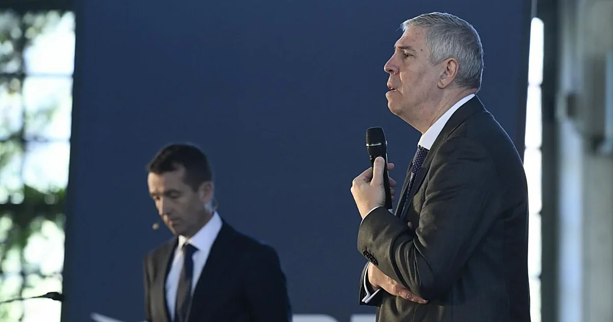La marcha de De los Mozos podría reconfigurar el liderazgo en la automoción española