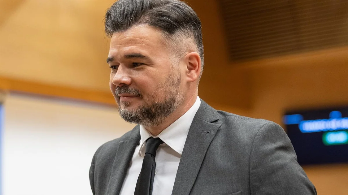 La oposición se intensifica: Rufián critica la falta de respuesta de Sánchez tras la derrota en Extremadura