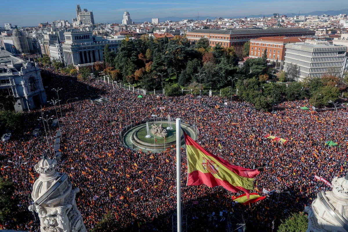 La protesta en Ceuta: miles de españoles se movilizan por la crisis migratoria