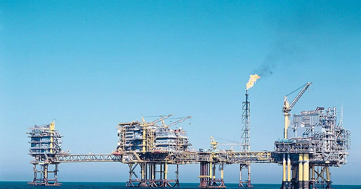 La reducción de importaciones de petróleo en España alivia la presión sobre los precios