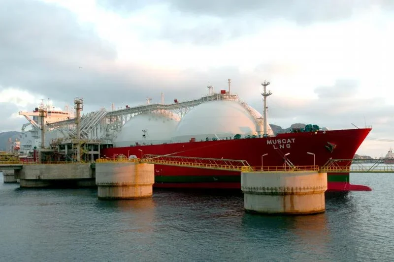 La subida de precios de energía en EE UU impacta la economía de los hogares españoles