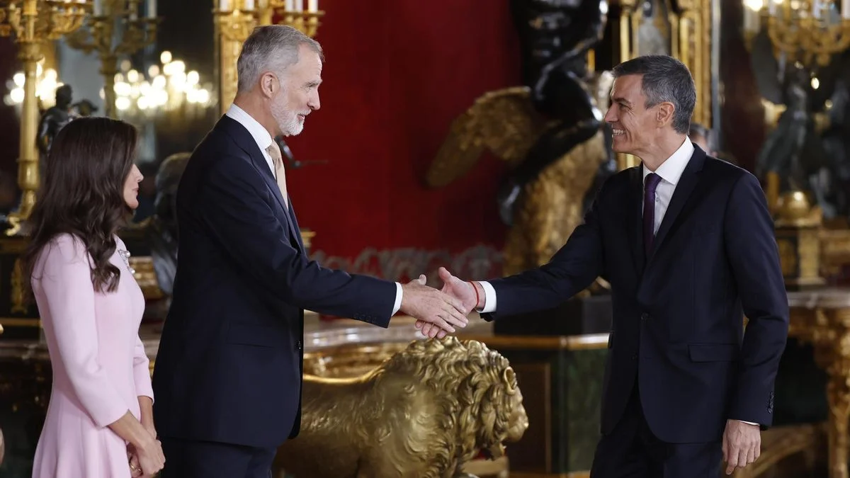 La tensión política se intensifica en el 12 de octubre: Sánchez y Abascal en el centro del debate