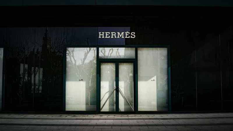 Las acciones de Hermès caen un 8%, afectando a todo el sector del lujo en la Bolsa