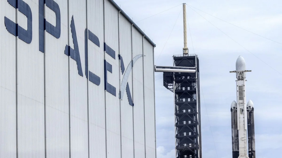Las acciones de SpaceX caen un 5,85% en su estreno en el Nasdaq 100, ¿qué significa para el sector?