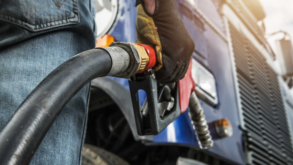 Las ayudas al transporte no mitigan el impacto del gasóleo a casi dos euros por litro