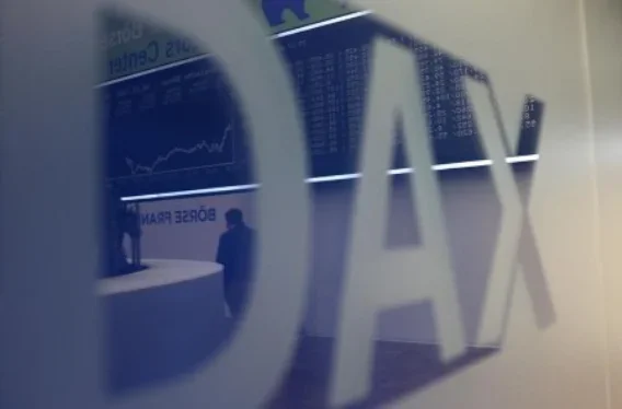 Las bolsas europeas repuntan tras la caída del petróleo y el acercamiento entre EEUU y China