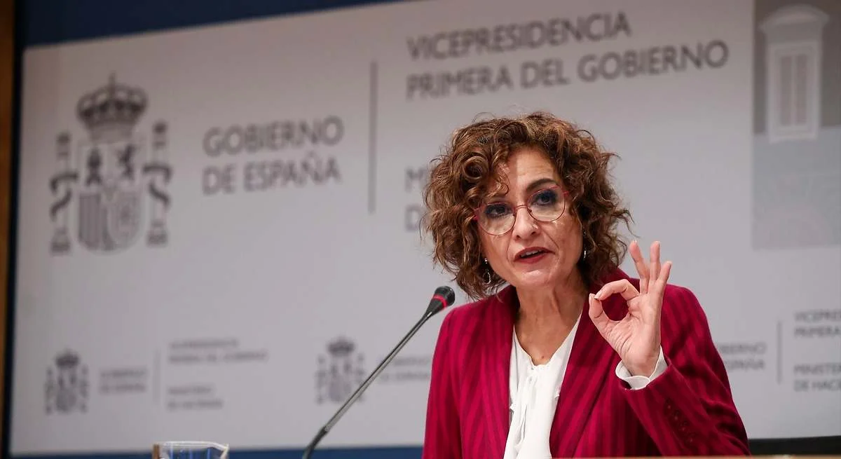 Las comunidades autónomas que reducen impuestos enfrentan recortes en financiación estatal