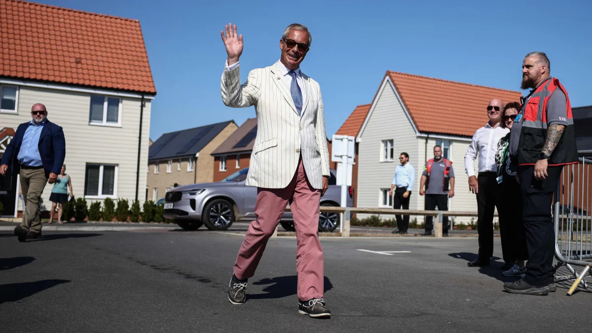 Las dudas sobre las finanzas de Farage continúan a pesar de su reelección en el sur de Inglaterra