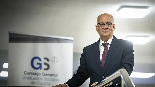 Las empresas alivianan su carga: graduados sociales reclaman pago de bajas a la Administración