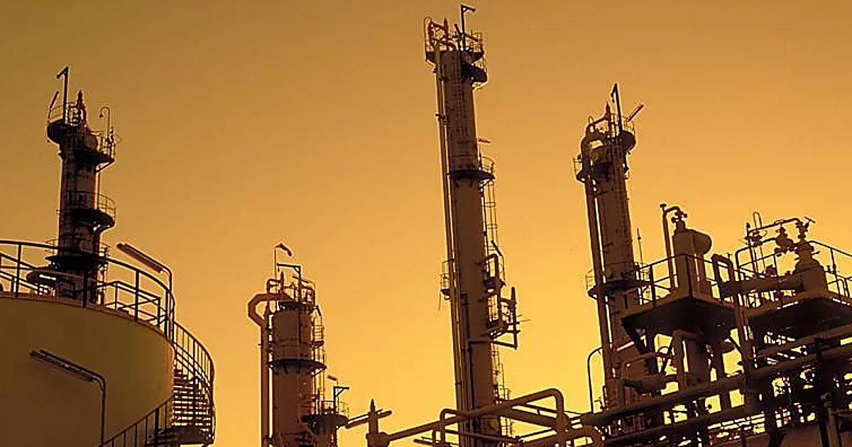 Las empresas españolas enfrentan costes energéticos insostenibles, el doble que en Francia.