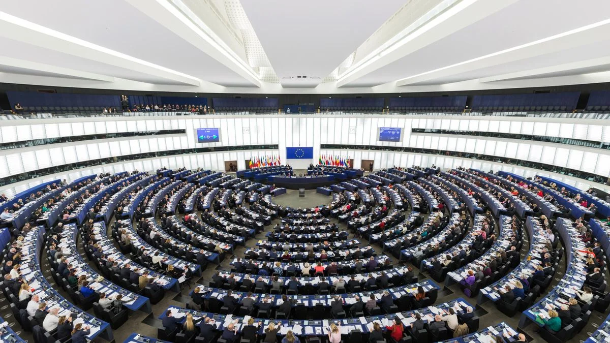 Las empresas estadounidenses podrían obtener acceso a chats privados de europeos tras argucia del PPE.