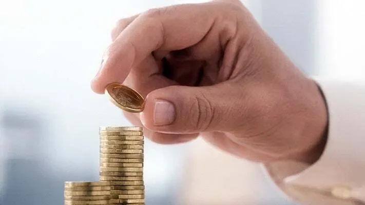 Las familias andaluzas verán un alivio de 300 M€ gracias a la octava rebaja fiscal