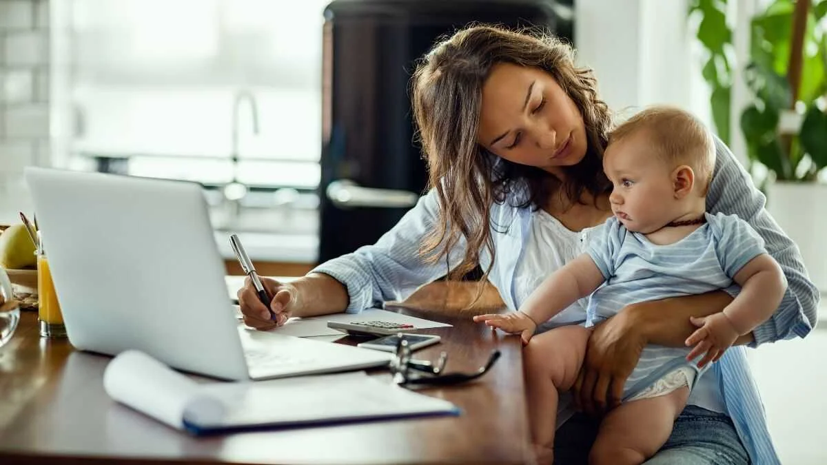 Las familias con hijos menores de tres años ahorrarán hasta 2.200 euros en la RENTA esta campaña