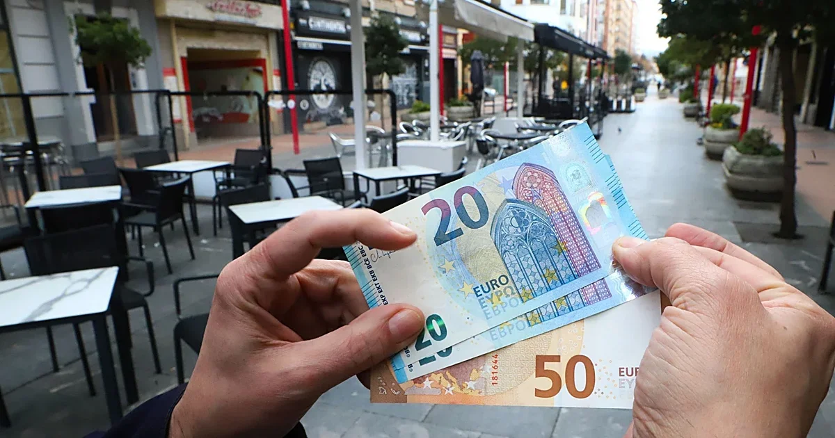 Las familias españolas aumentan su deuda un 5% en marzo, el nivel más alto desde 2008